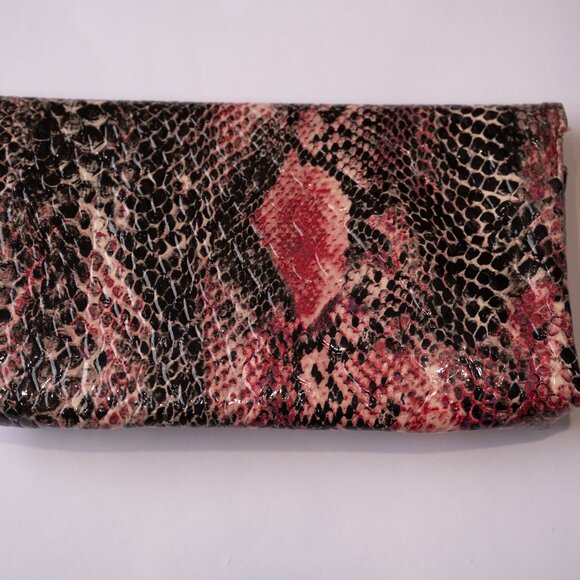Kenneth Cole Reaction Clutch With Coin Purse Pink Snake Skin Pattern - Picture 4 of 12